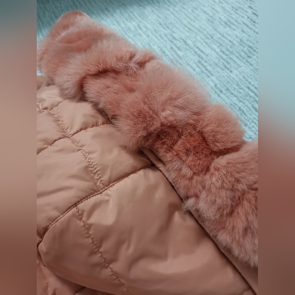 Coral puffer jacket with rabbit hair collar - Picture 6 of 6